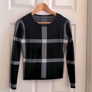 Women's buffalo plaid sweater Size Small